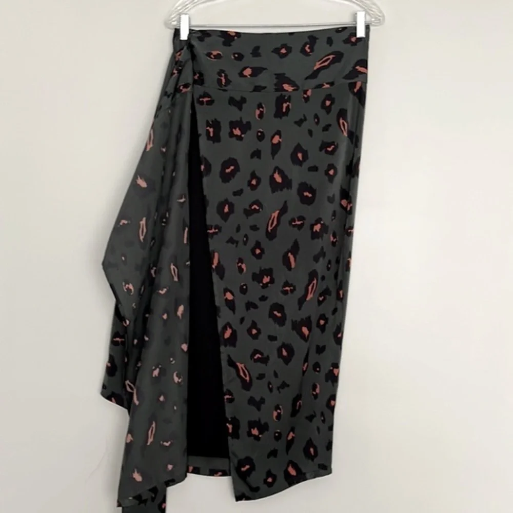 Vici Leopard Animal Print Wrap Midi Skirt Size S - Picture 4 of 12